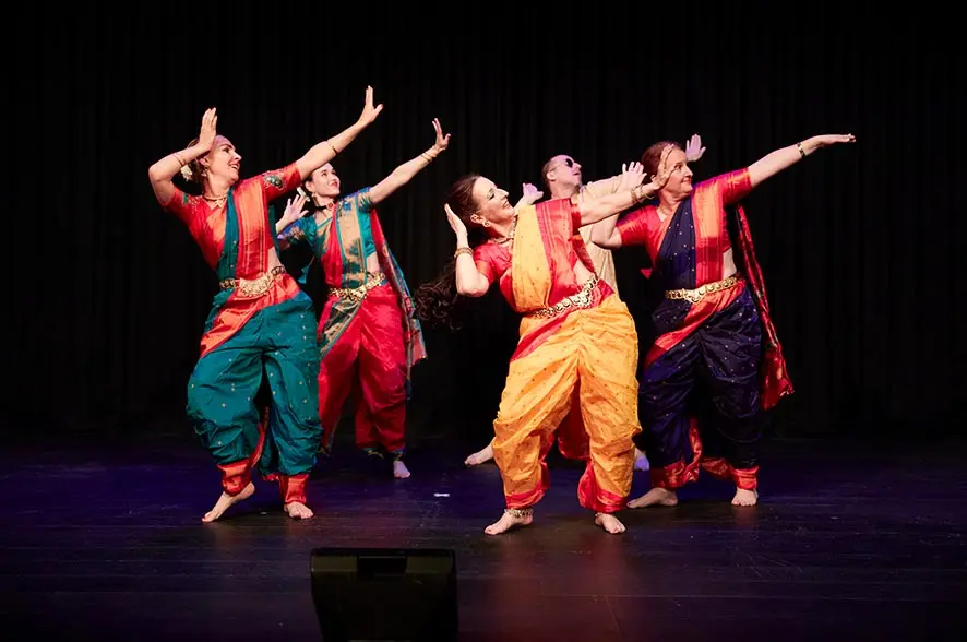 Plesna skupina Bollyholiki Plesna skupina Bollyholiki